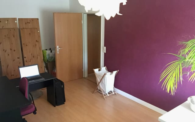 Quarto acolhedor na zona de Rhein-Main, num apartamento de dois...