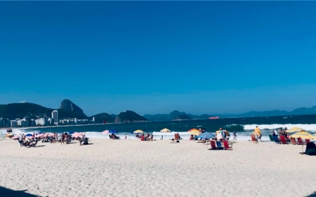 Quarto aconchegante em Copacabana