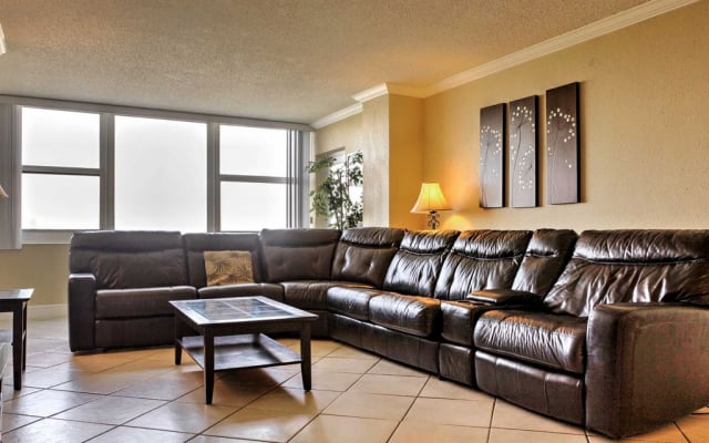 100% Fully open directly on Beach Resort NE View of Ocean 1300 sq. ft.