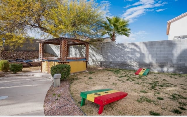 Disfrute de Las Vegas en una hermosa casa cerca de la tira y Speedway