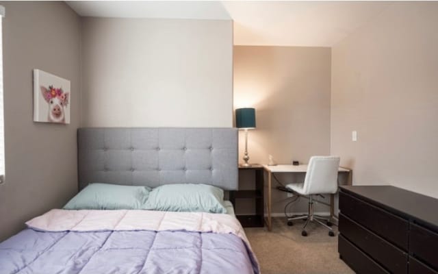 Disfrute de Las Vegas en una hermosa casa cerca de la tira y Speedway