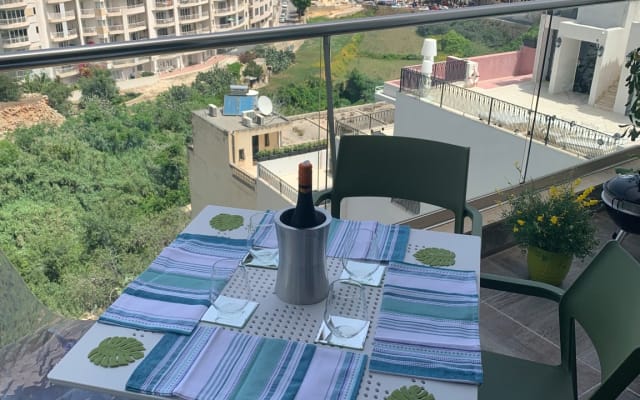 Ensuite Single Bedroom - Perfect Location
