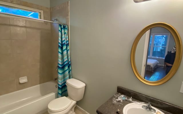 Private room and bath at Mens Dorm house.