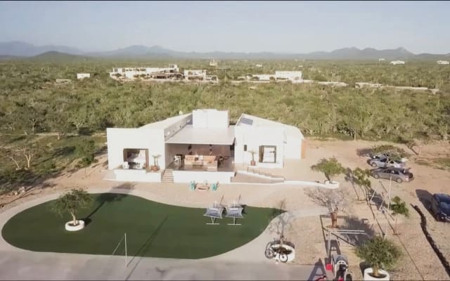 Tranquillo ranch a Cabo con una rilassante vista sull'oceano