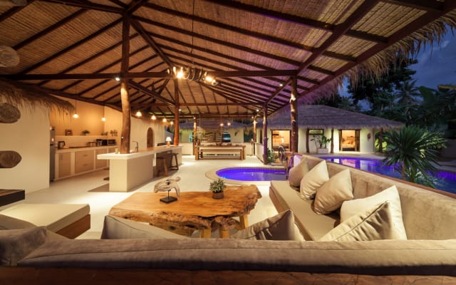 Baan Thamarchat, 2 villas, 2 piscinas, 10 habitaciones y Espacio de...