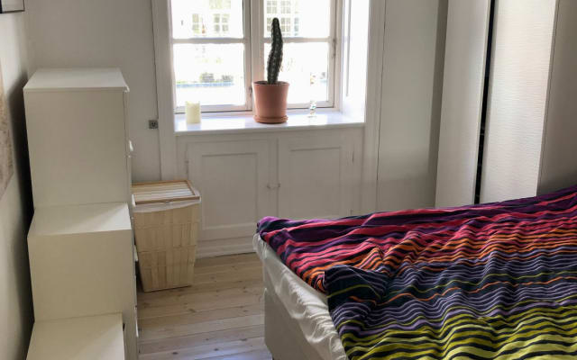 Schönes großes Zimmer in einer gemütlichen und ruhigen Gegend 4...