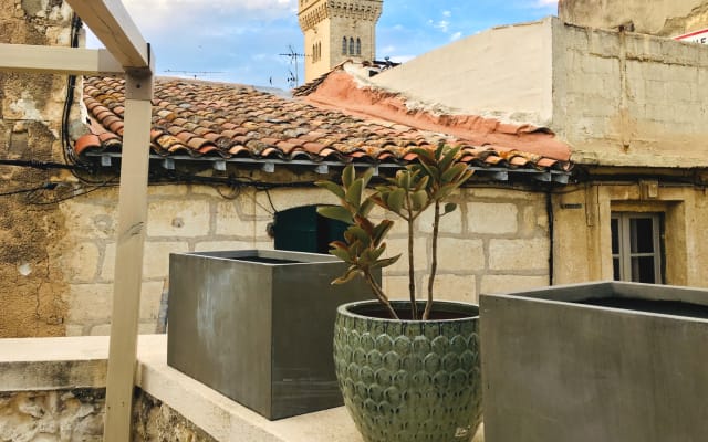 La camera da letto principale della cantina Lunel-Viel, tra vigneti e spiagge - Foto 12