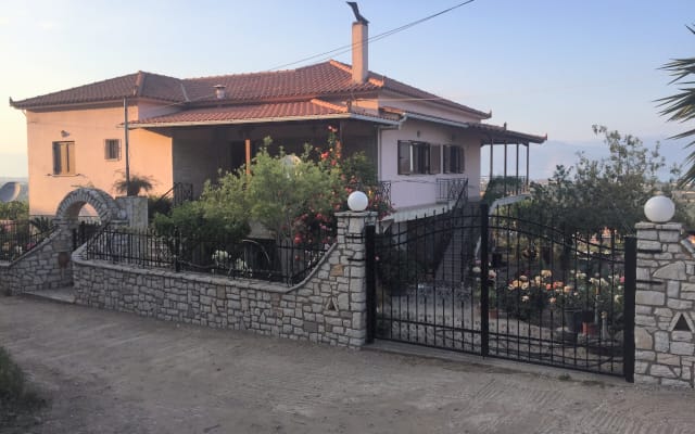 VILLA PRIVATA ELIKI