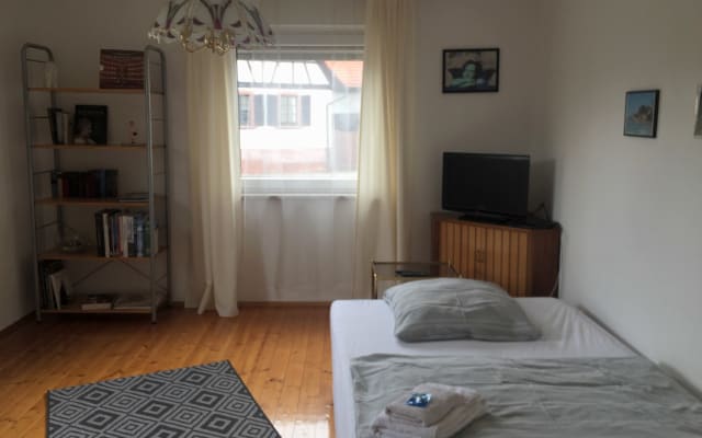 Chambre d'hôtes ensoleillée - clothing en option - jacuzzi + sauna