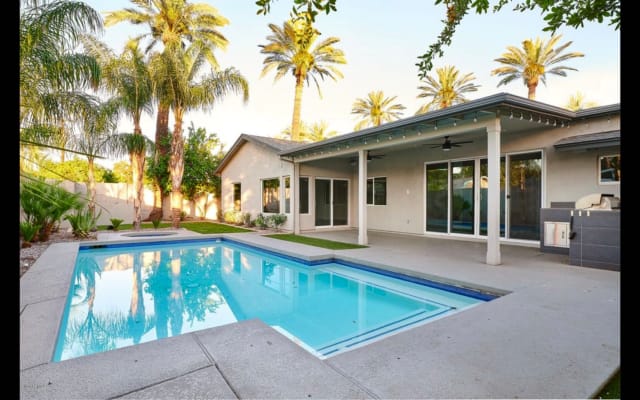 Private bedroom/bathroom in clothing-optional home with pool/hot tub