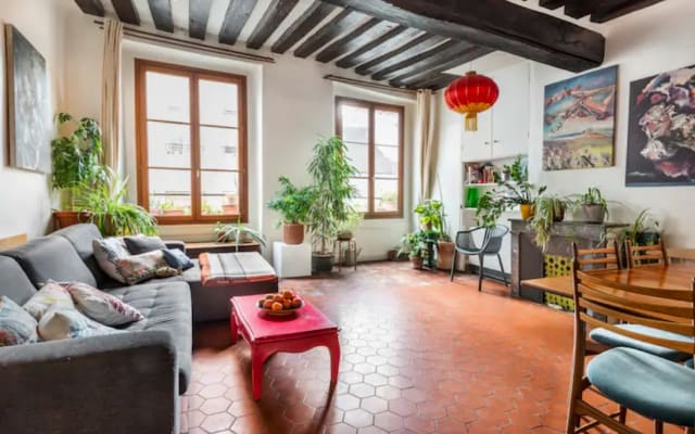 Old central Paris / apartement