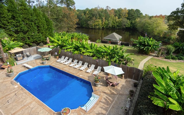 Lakeside Resort - Suite & Adjacent Loft w/Private Bath