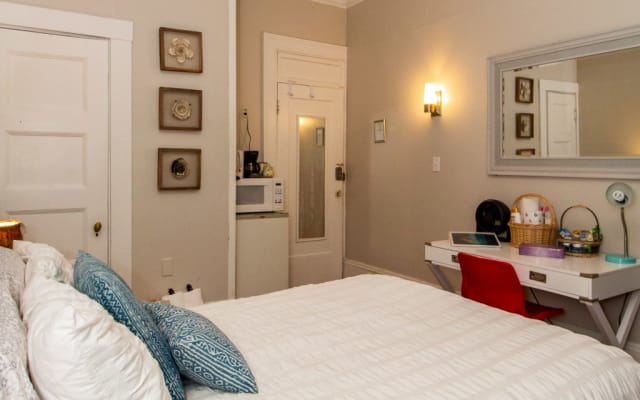 Sunny private room,Longwood, Fenway - Picture 11