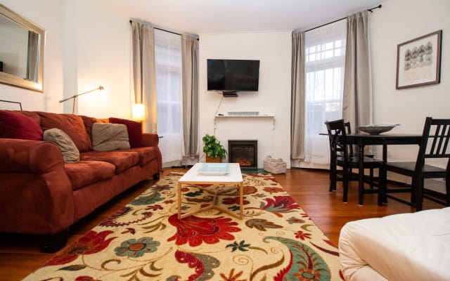 Bello, ristrutturato, spazioso, vicino ai mezzi di trasporto