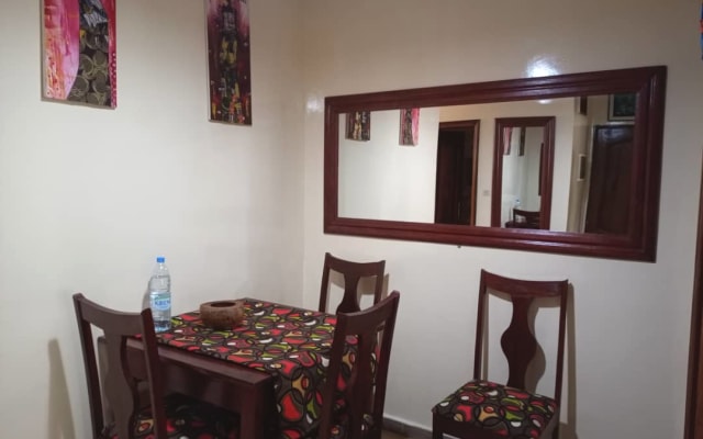 Bel Appartement Meublé de 2 chambres salon à Sicap, Mermoz VDN à Dakar - Photo 10