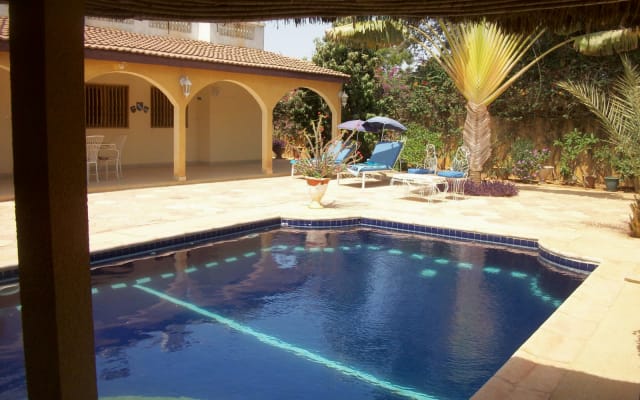 Une belle Villa avec jardin, piscine hors Résidence à Ngaparou Sénégal - Photo 1