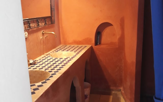 Chambre d'hôtes dans un magnifique Riad authentique dans la Médina de Marrakech - Photo 6