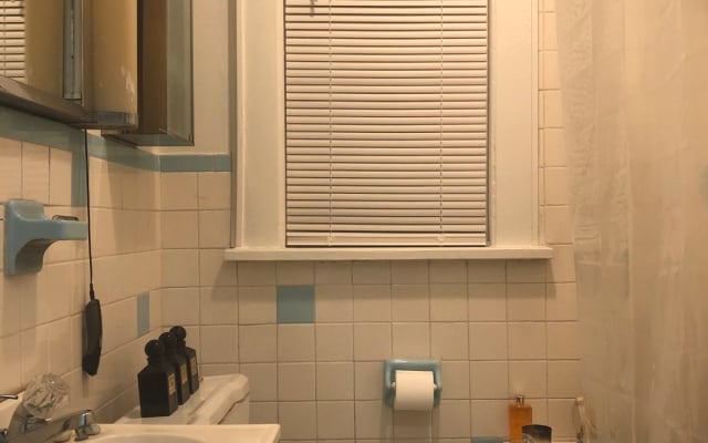 Gay Friendly Habitación de alquiler cerca del aeropuerto de Newark