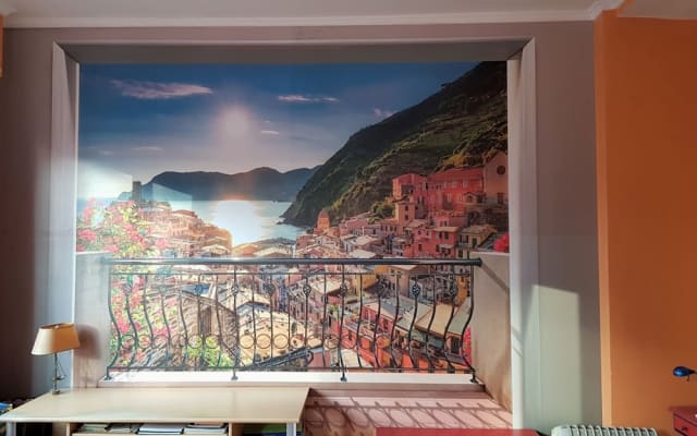 Didier's listing on misterb&b - La décoration d'un de mes murs, pour se croire en italie au Cinqua terra