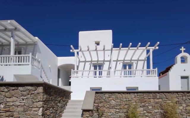 Sofos Suites Mykonos (1 bedroom with separate living room)