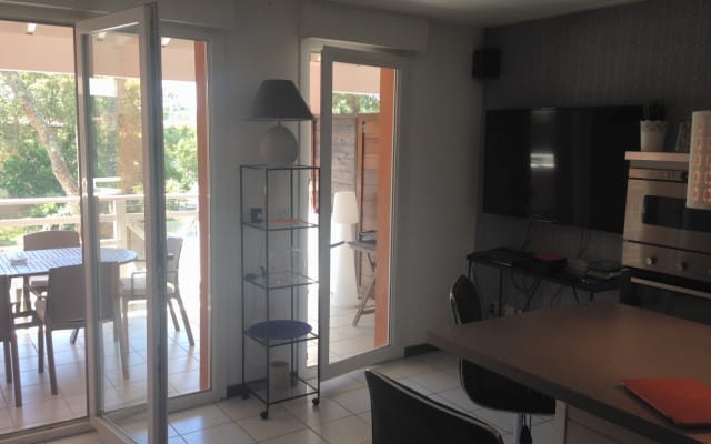 4-room apartment in residence with swimming pool