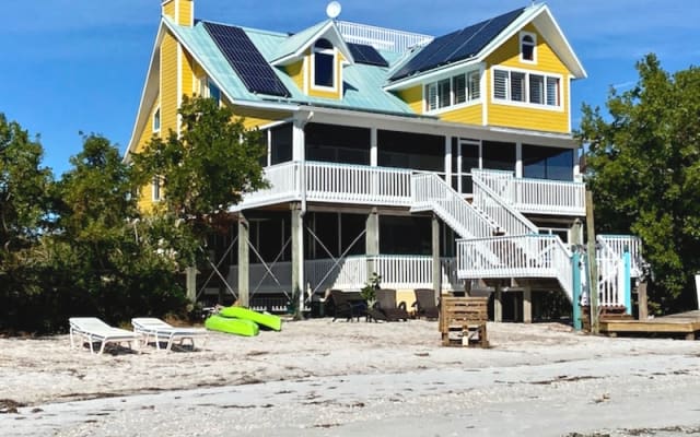 Cayo Costa island, relax and enjoy the beach