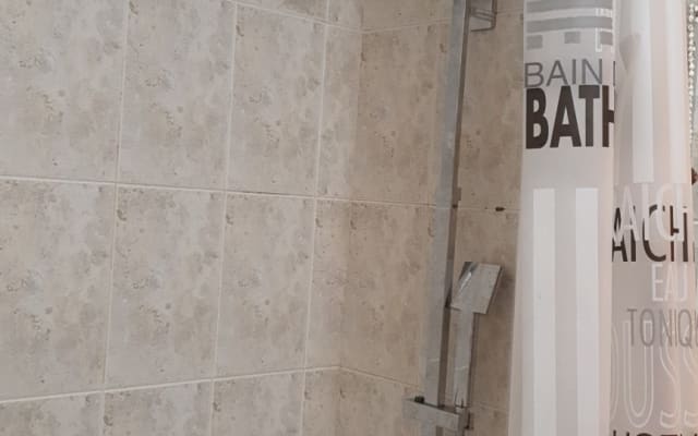 Samuels Inserat auf misterb&b - Douche