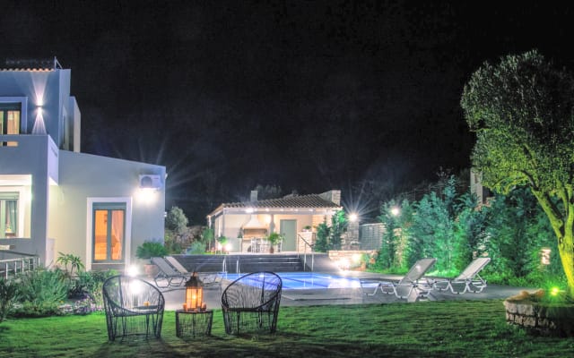 Villa Horizon: Absolute Privacy and Scenic Views
