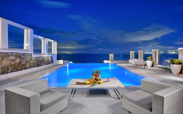 Mykonos Calypso Sunset Luxury Villa Pool-kite surf-yoga