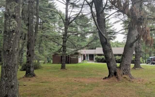 Maison de 3 chambres au bord de l'eau sur 50 acres privés