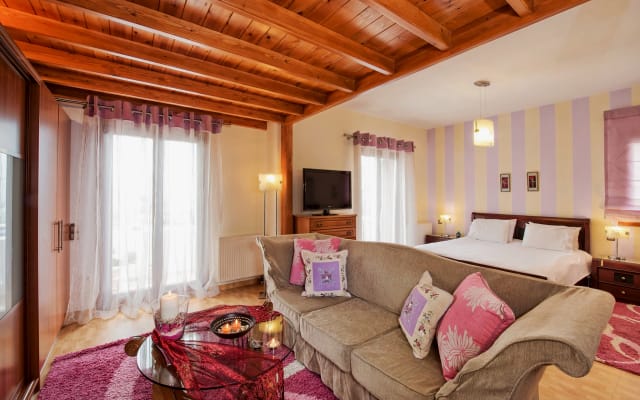 Private House in Fira - Picture 6