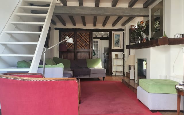 Cosy room in a charming appartment Quartier Montorgueil in the very...