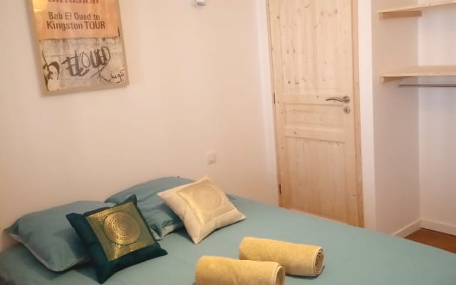small loft with private patio Sèteinside