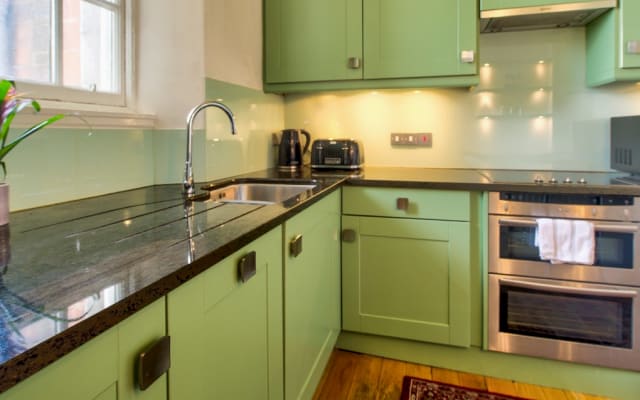 Casa famosa, a 1 minuto do Castelo de Edimburgo - Foto 13