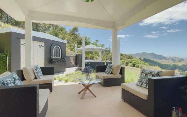 Bayview Valley Lodge, Tui Suite Gay Owned & Hosted with Ocean Views - Picture 17