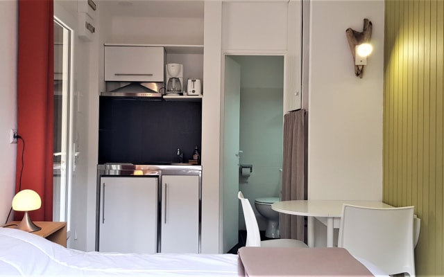 Studio terrasse 15.2.B village naturiste 4 * La Jenny