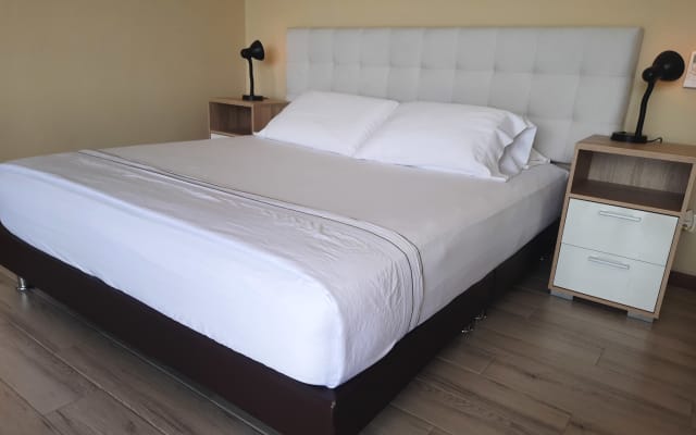 Luxuszimmer mit Jacuzzi, Pool und türkischem Bad