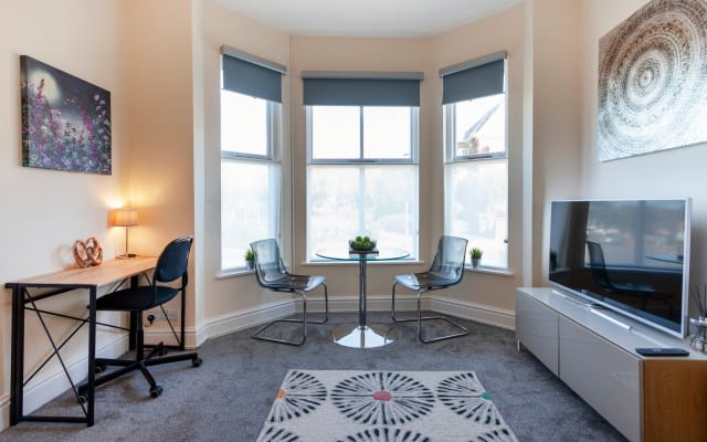 Lindo e luxuoso apartamento com um quarto