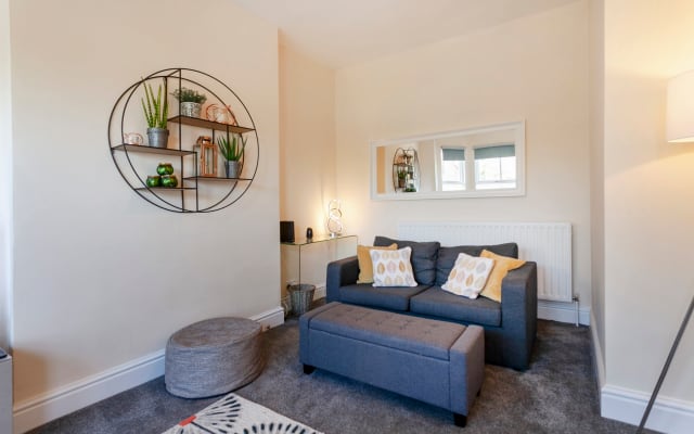 Beautiful, Entire Luxurious One Bedroom Flat