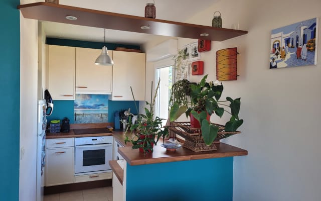 Hübsche 2 Zimmer mit Meerblick und Garage