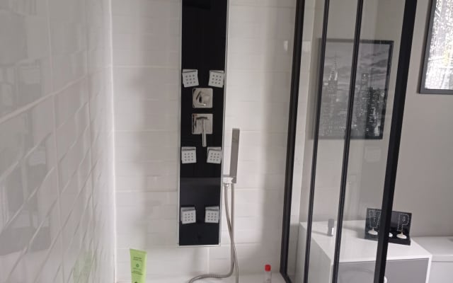 Privatzimmer in einem Haus im Dorf Les Olives - Foto 7
