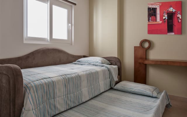 Romantic Zone 1Bd/1Ba+Den Lux Condo Gay Area View Rooftop Pool Sundeck - Picture 6