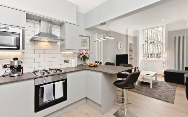 Modern & Spacious 1 Bed Apt, West End