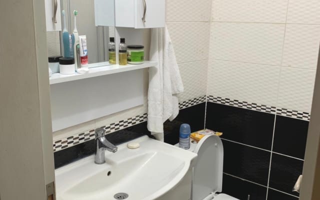 Quarto agradável mesmo na praça Taksim