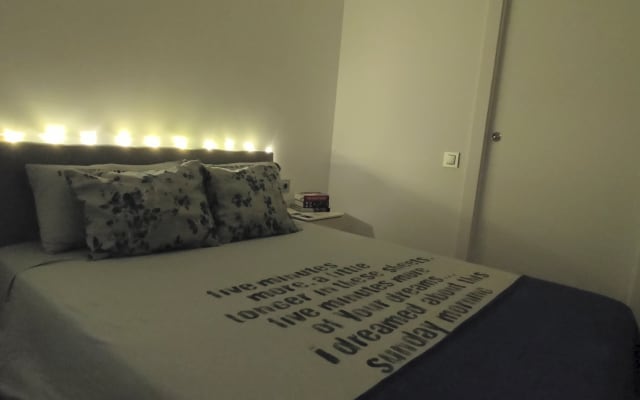 NUDISMROOMBARCELONA: quarto nudista com casa de banho privativa - Foto 6