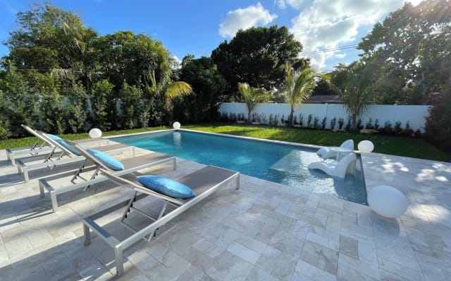 Wunderschön renoviertes PRIVATES Haus mit NEUEM Pool!