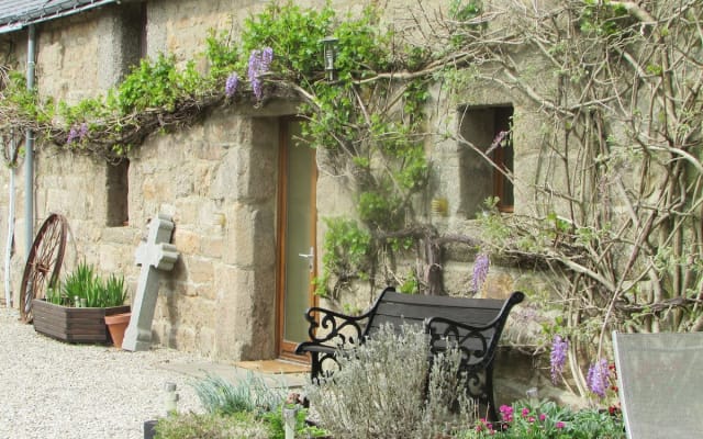 Small Cottage - ********