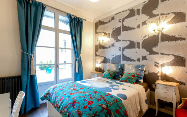 Luxurious, centrally-located apartment