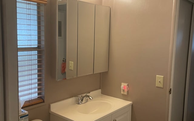 chambre à coucher privée, salle de bain