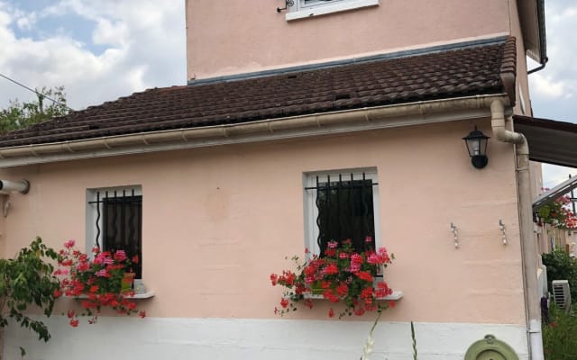 Habitación en una casa tranquila en Troyes